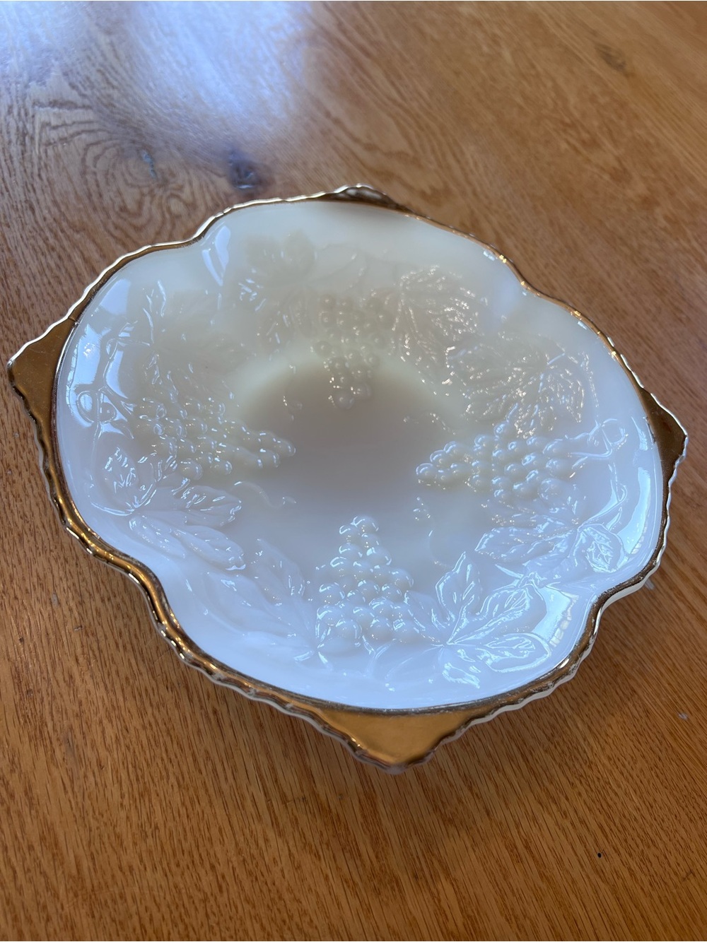 VINTAGE Anchor Hocking Milk Glass Raised 8.5" Bowl Grape Design Goldtrim